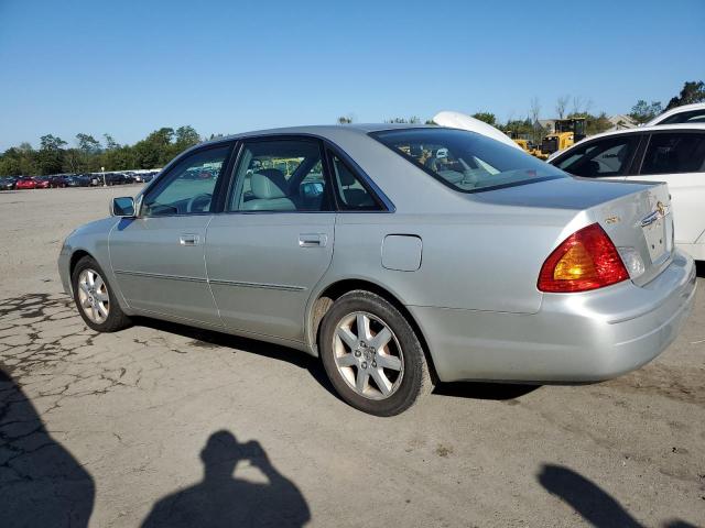 4T1BF28BXYU058089 - 2000 TOYOTA AVALON XL SILVER photo 2