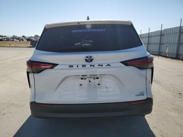 5TDKRKEC2MS002493 - 2021 TOYOTA SIENNA LE WHITE photo 6
