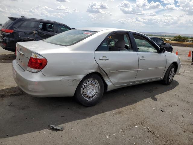 4T1BE32K55U985708 - 2005 TOYOTA CAMRY LE SILVER photo 3