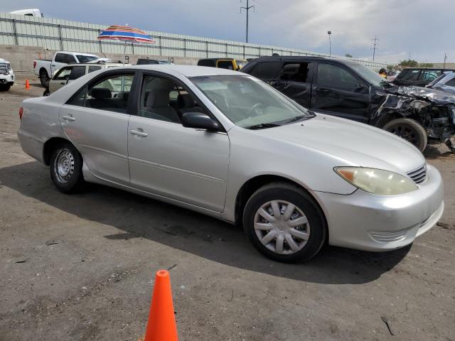 4T1BE32K55U985708 - 2005 TOYOTA CAMRY LE SILVER photo 4