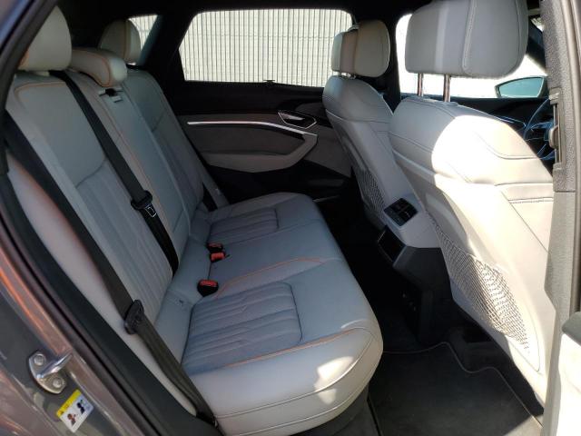 WA1VABGE1NB009277 - 2022 AUDI E-TRON CHRONOS GRAY photo 11