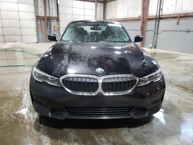 3MW5P9J06N8C72244 - 2022 BMW 330XE Սև լուսանկար 5