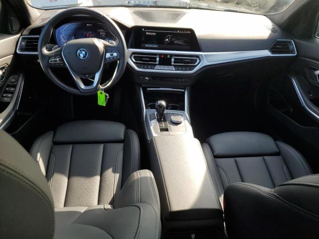 3MW5P9J06N8C72244 - 2022 BMW 330XE Սև լուսանկար 8