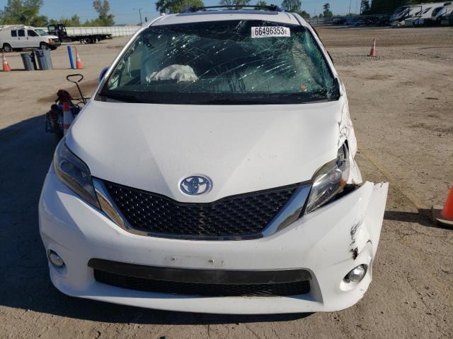 5TDXK3DC4GS759563 - 2016 TOYOTA SIENNA SE WHITE photo 5