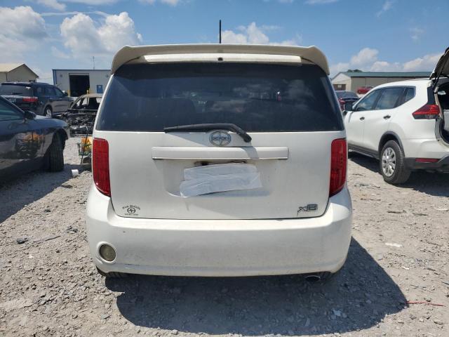 JTLKE50E281054283 - 2008 TOYOTA SCION XB WHITE photo 6