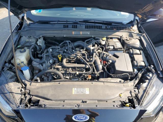 3FA6P0HD2JR250909 - 2018 FORD FUSION SE Սև լուսանկար 11