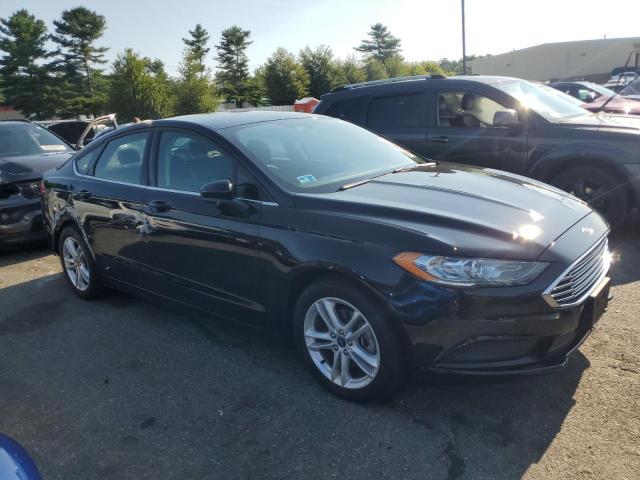 3FA6P0HD2JR250909 - 2018 FORD FUSION SE Սև լուսանկար 4