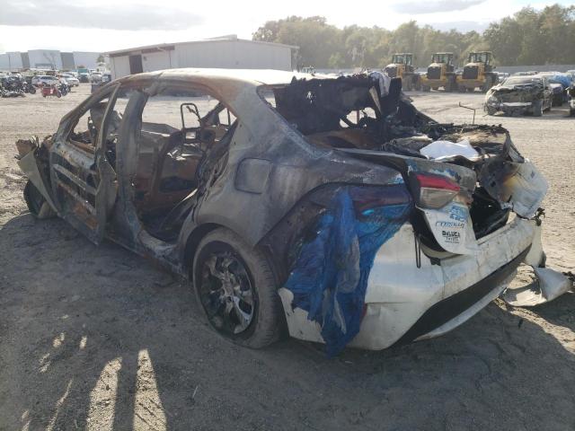 5YFEPMAE6MP176257 - 2021 TOYOTA COROLLA LE WHITE photo 3