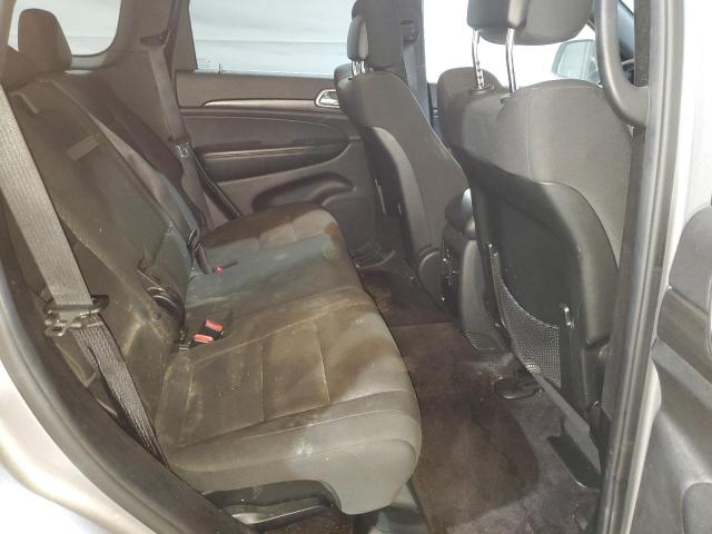 1C4RJFAG6JC147524 - 2018 JEEP GRAND CHER LAREDO SILVER photo 11