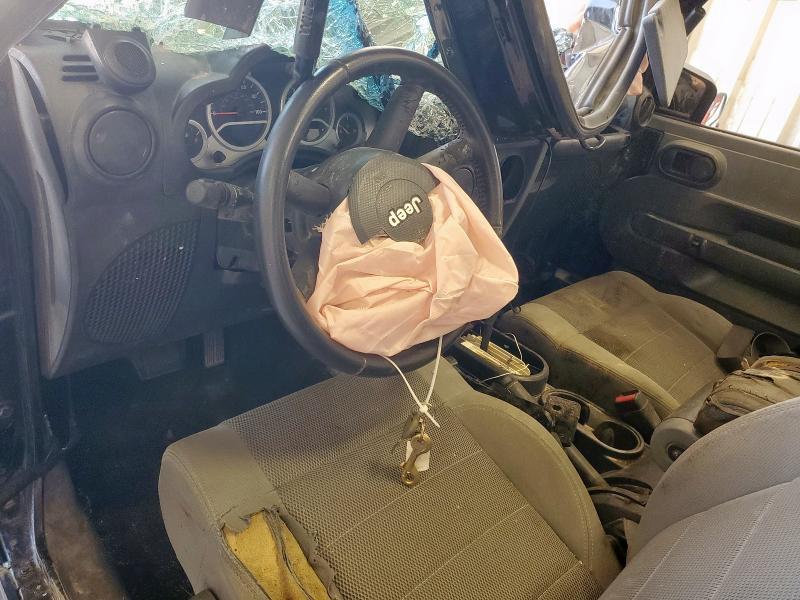 1J4FA54147L133855 - 2007 JEEP WRANGLER SAHARA 黑色 照片 8