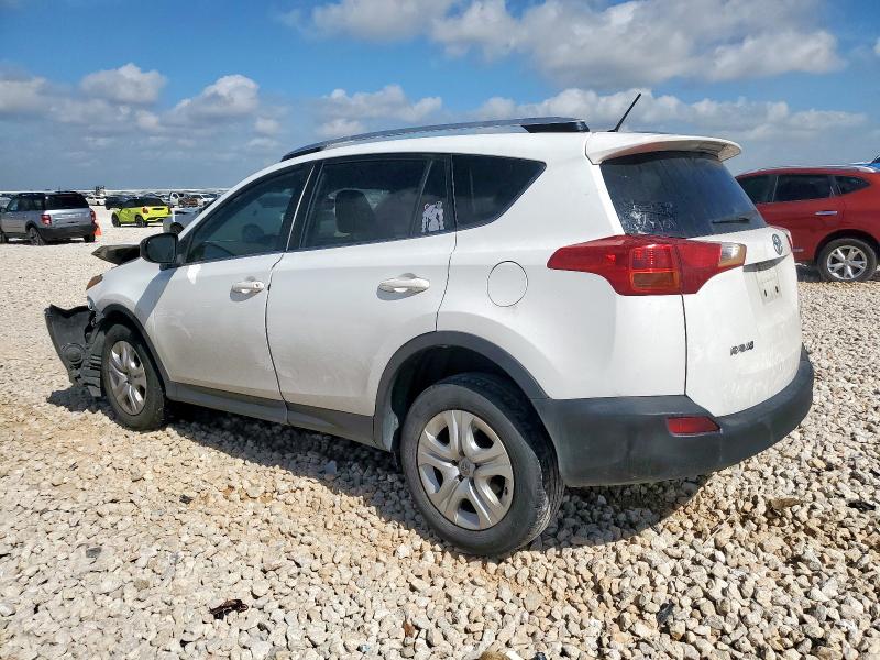 JTMZFREV2FJ056104 - 2015 TOYOTA RAV4 LE Weiß Foto 2