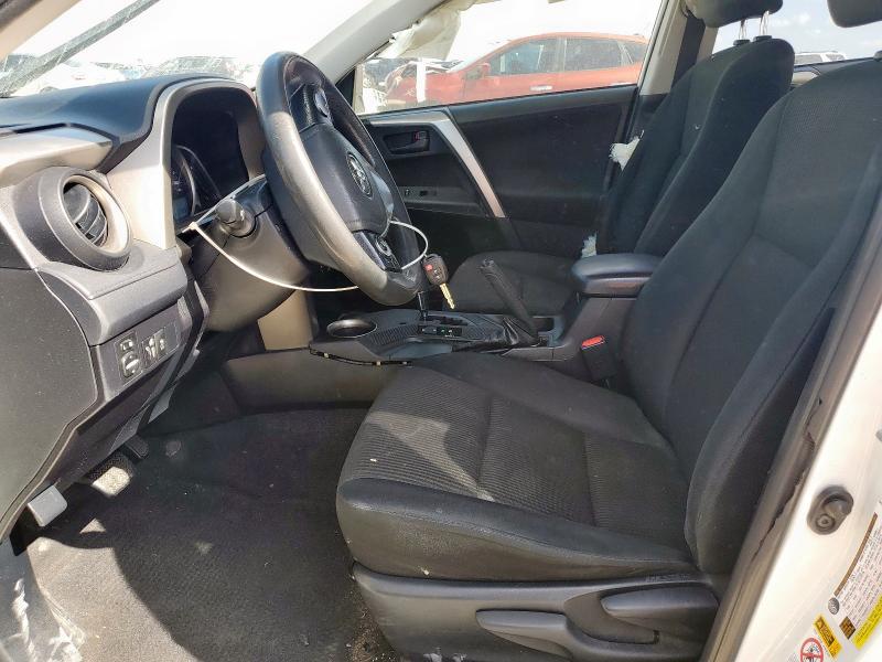 JTMZFREV2FJ056104 - 2015 TOYOTA RAV4 LE Weiß Foto 7