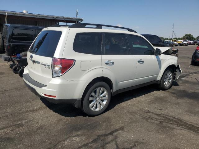 JF2SHADC6DG400896 - 2013 SUBARU FORESTER 2.5X PREMIUM WHITE photo 3