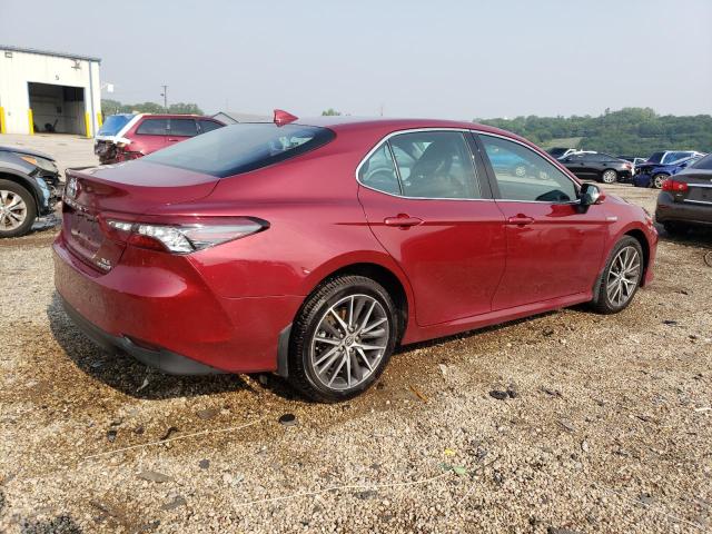 4T1F31AKXMU026459 - 2021 TOYOTA CAMRY XLE RED photo 3