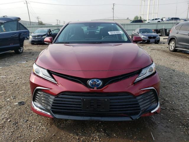 4T1F31AKXMU026459 - 2021 TOYOTA CAMRY XLE RED photo 5