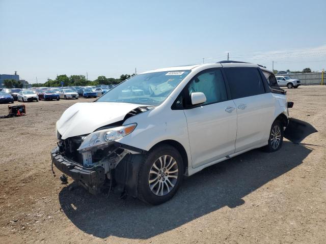 2018 TOYOTA SIENNA XLE, null