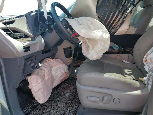 5TDYZ3DC6JS905355 - 2018 TOYOTA SIENNA XLE Белый фото 7