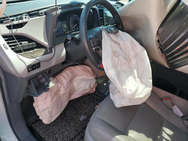 5TDYZ3DC6JS905355 - 2018 TOYOTA SIENNA XLE Белый фото 8