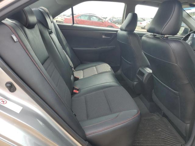 4T1BF1FK4HU316524 - 2017 TOYOTA CAMRY LE 银色 照片 10