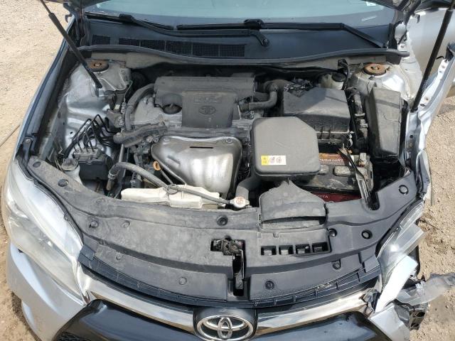 4T1BF1FK4HU316524 - 2017 TOYOTA CAMRY LE 银色 照片 11