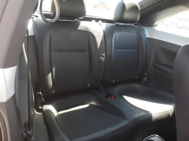 3VWJX7AT8CM628498 - 2012 VOLKSWAGEN BEETLE SILVER photo 10