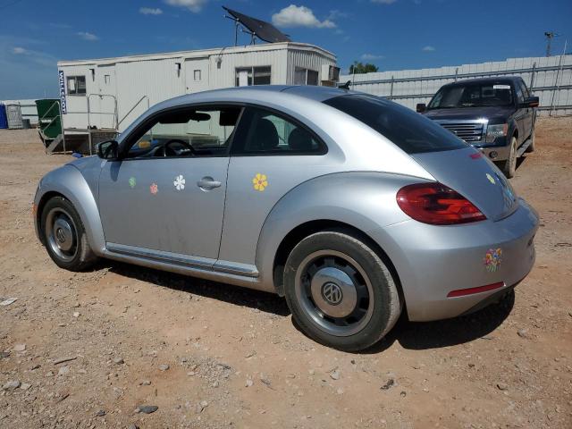 3VWJX7AT8CM628498 - 2012 VOLKSWAGEN BEETLE SILVER photo 2