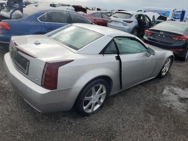 1G6YV34A545602056 - 2004 CADILLAC XLR SILVER photo 3