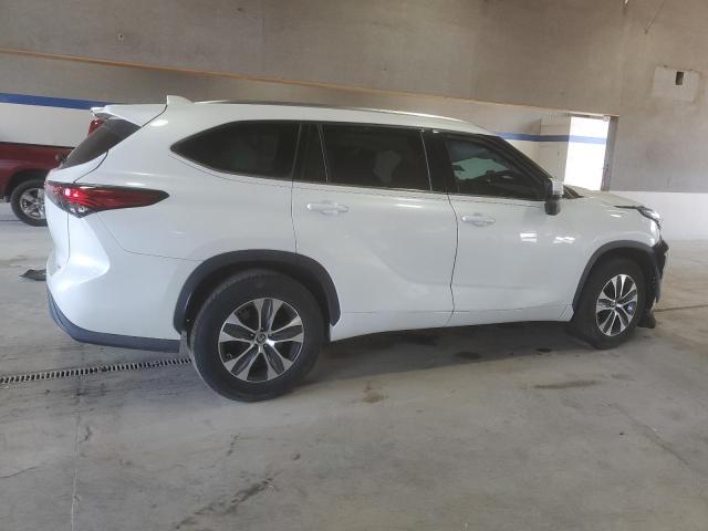 5TDGZRAH1MS519669 - 2021 TOYOTA HIGHLANDER XLE WHITE photo 3