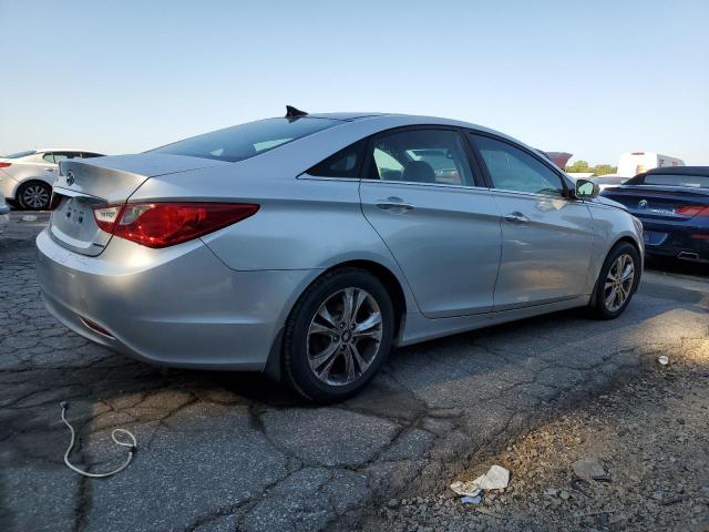 5NPEC4ACXDH573784 - 2013 HYUNDAI SONATA SE SILVER photo 3