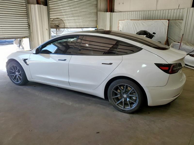 5YJ3E1EA6NF101753 - 2022 TESLA MODEL 3 WHITE photo 2