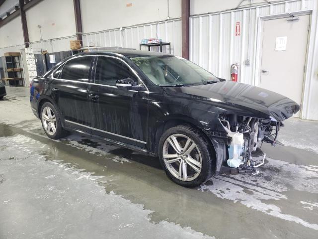 1VWCN7A32DC046172 - 2013 VOLKSWAGEN PASSAT SEL BLACK photo 4
