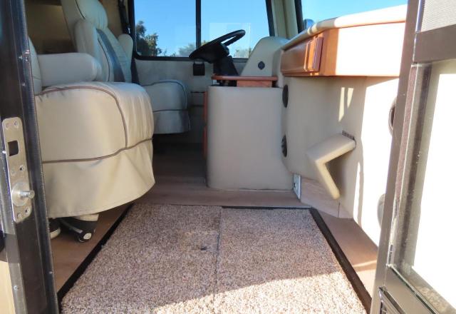 4UZAB2DTXACAS7588 - 2010 FREIGHTLINER CHASSIS XC BROWN photo 5