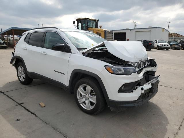 3C4NJDBBXNT144478 - 2022 JEEP COMPASS LATITUDE WHITE photo 4