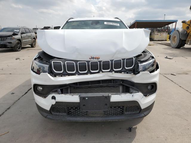 3C4NJDBBXNT144478 - 2022 JEEP COMPASS LATITUDE WHITE photo 5