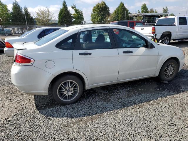 1FAHP3FN5AW140732 - 2010 FORD FOCUS SE WHITE photo 3