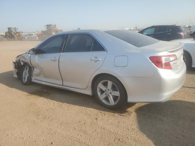4T1BF1FK1CU093142 - 2012 TOYOTA CAMRY BASE Сріблястий фото 2