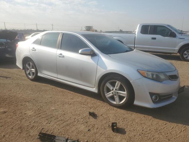 4T1BF1FK1CU093142 - 2012 TOYOTA CAMRY BASE Сріблястий фото 4