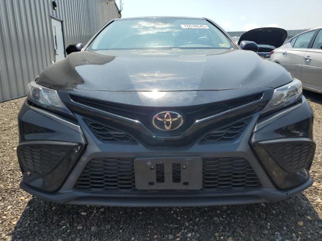 4T1G11AK4NU062109 - 2022 TOYOTA CAMRY SE BLACK photo 5