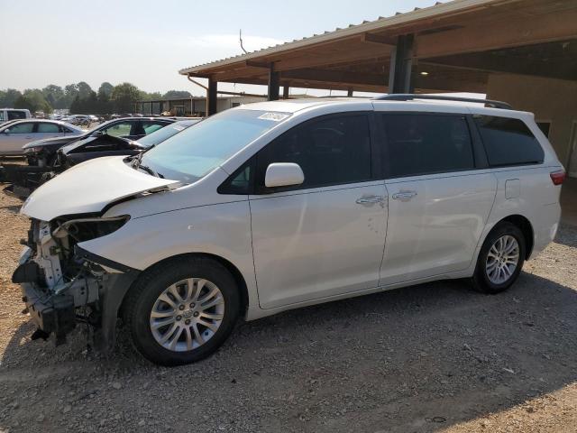 2017 TOYOTA SIENNA XLE, 