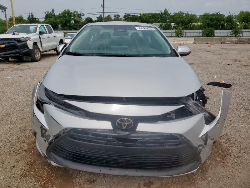 5YFB4MDE8RP117578 - 2024 TOYOTA COROLLA LE 银色 照片 5