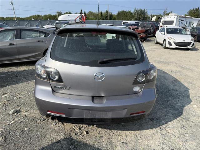 JM1BK143X61482153 - 2006 MAZDA 3 HATCHBACK GRAY photo 6