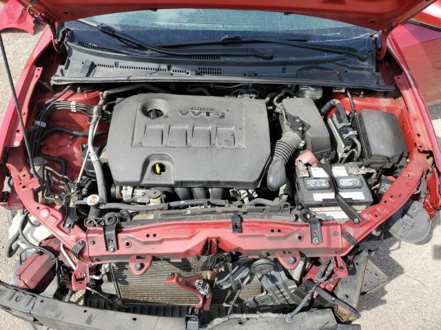 2T1BURHE6JC092384 - 2018 TOYOTA COROLLA L RED photo 11