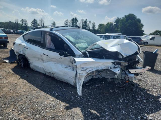 7SAYGDED8SA366374 - 2025 TESLA MODEL Y WHITE photo 4