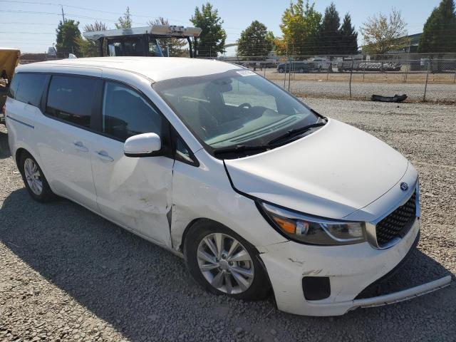 KNDMB5C18H6219066 - 2017 KIA SEDONA LX WHITE photo 4