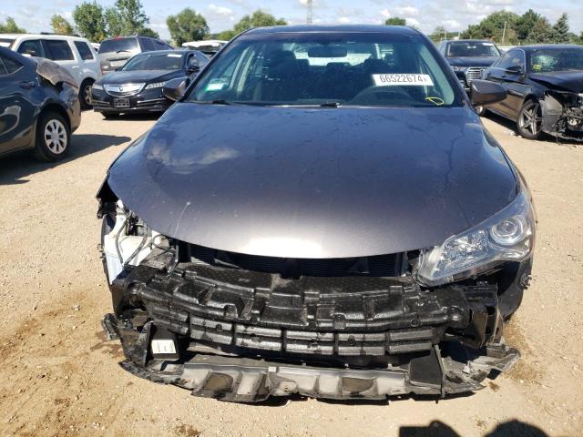 4T1BF1FK3FU918974 - 2015 TOYOTA CAMRY LE GRAY photo 5