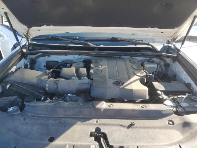 JTEBU5JR7J5558497 - 2018 TOYOTA 4RUNNER SR5/SR5 PREMIUM Белый фото 11