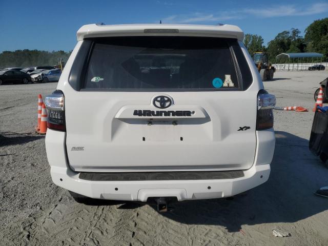 JTEBU5JR7J5558497 - 2018 TOYOTA 4RUNNER SR5/SR5 PREMIUM Белый фото 6