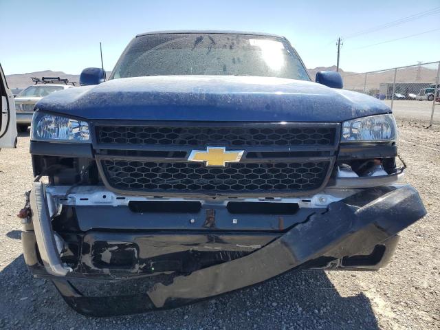 1GCHC29UX5E144693 - 2005 CHEVROLET SILVERADO C2500 HEAVY DUTY BLUE photo 5