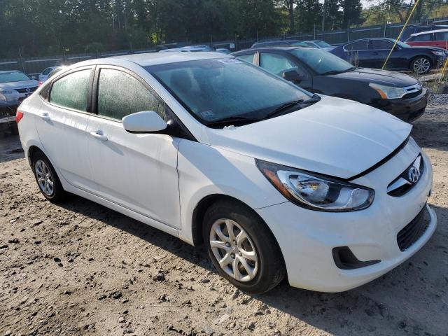 KMHCT4AE4DU581910 - 2013 HYUNDAI ACCENT GLS WHITE photo 4