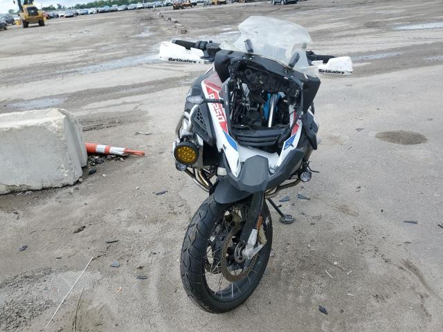 WB10M1309N6G03149 - 2022 BMW R 1250 GS ADVENTURE WHITE photo 2